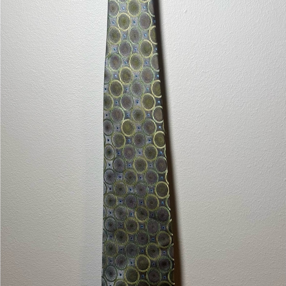 Van Heusen Tie with Gray and Green Circular Design